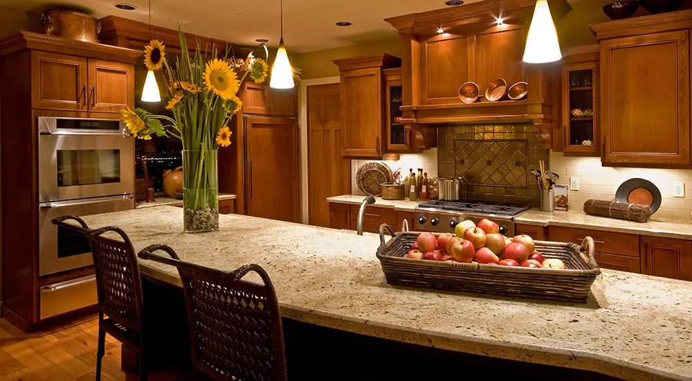 Caramel hardwood kitchen