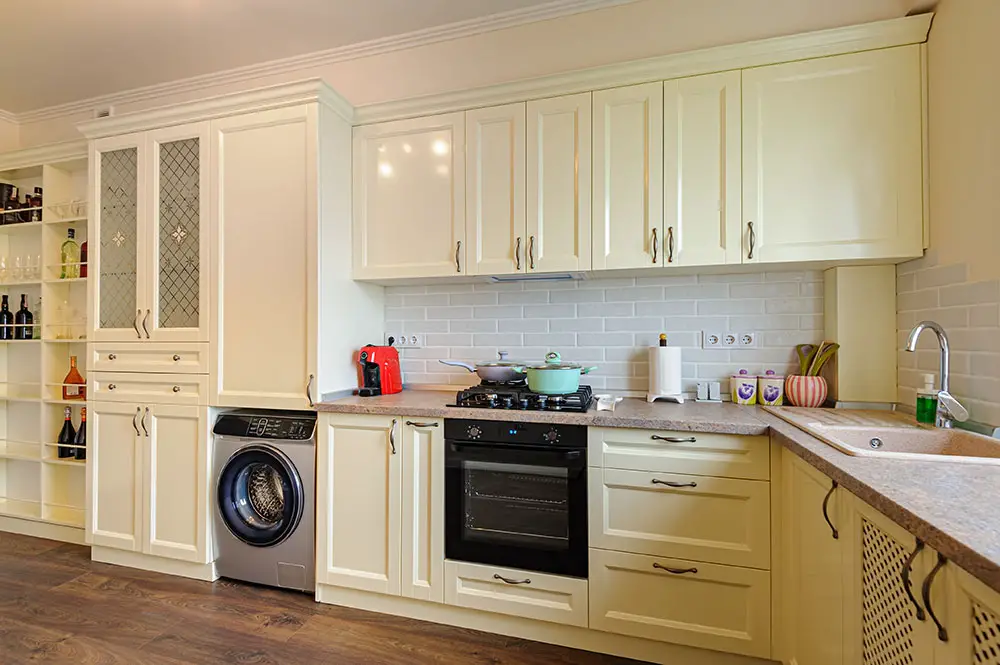 Creamy white kitchen cabinets